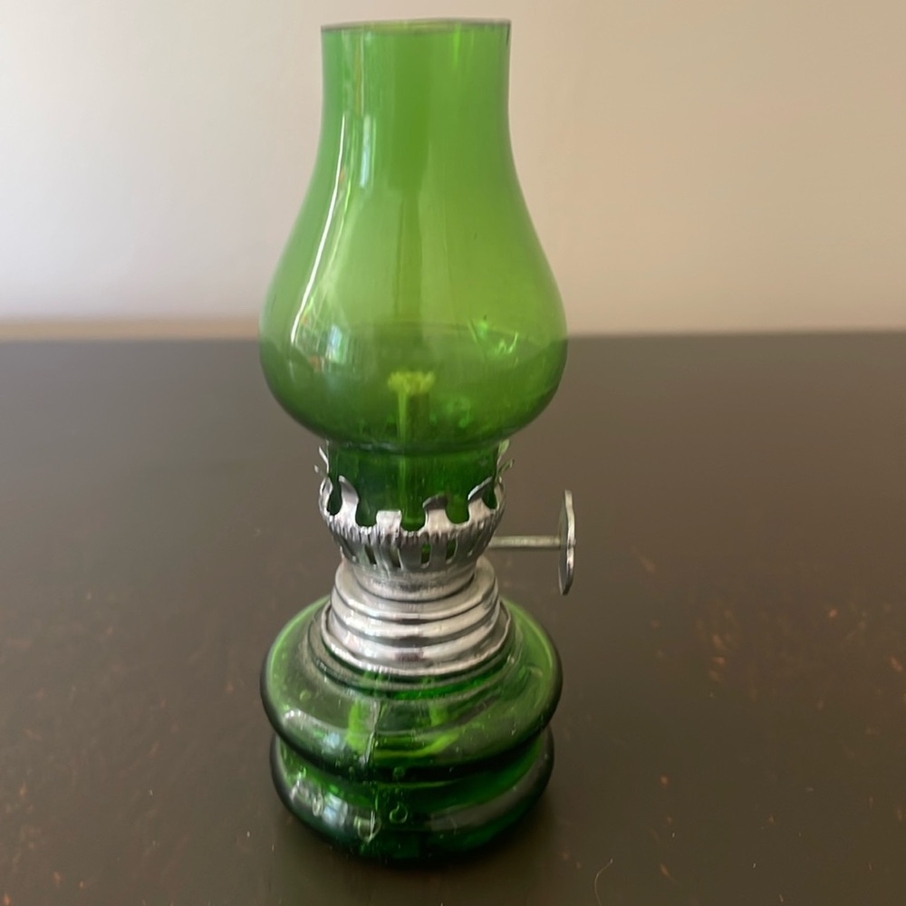💚Vintage miniature green glass,  oil lamp.